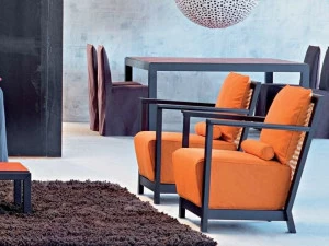 Gervasoni Кресло из ткани с подлокотниками Otto