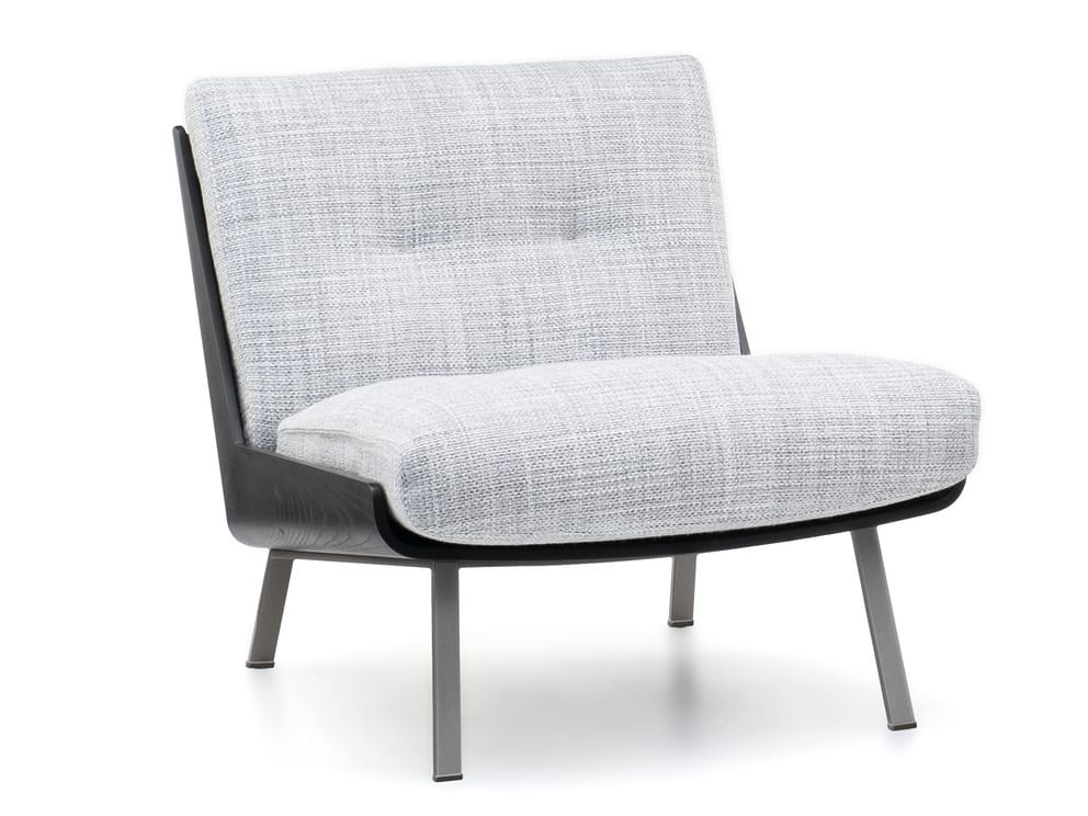 Тканевое кресло с деревянным корпусом Minotti Daiki ARCH-00022817