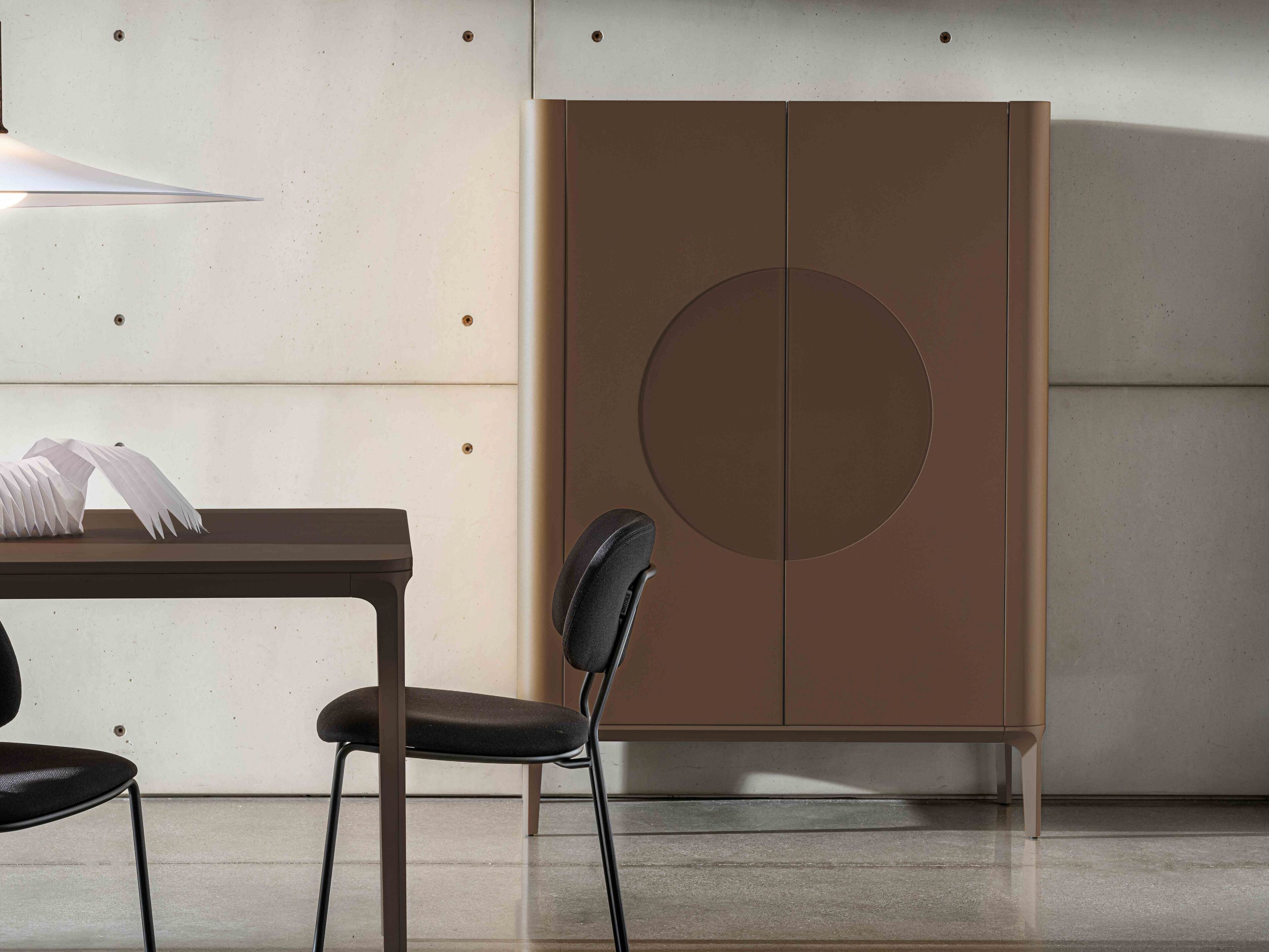 Деревянный шкаф с распашными дверцами Sovet Italia тонкий ARCH-00048713 - Вид №1