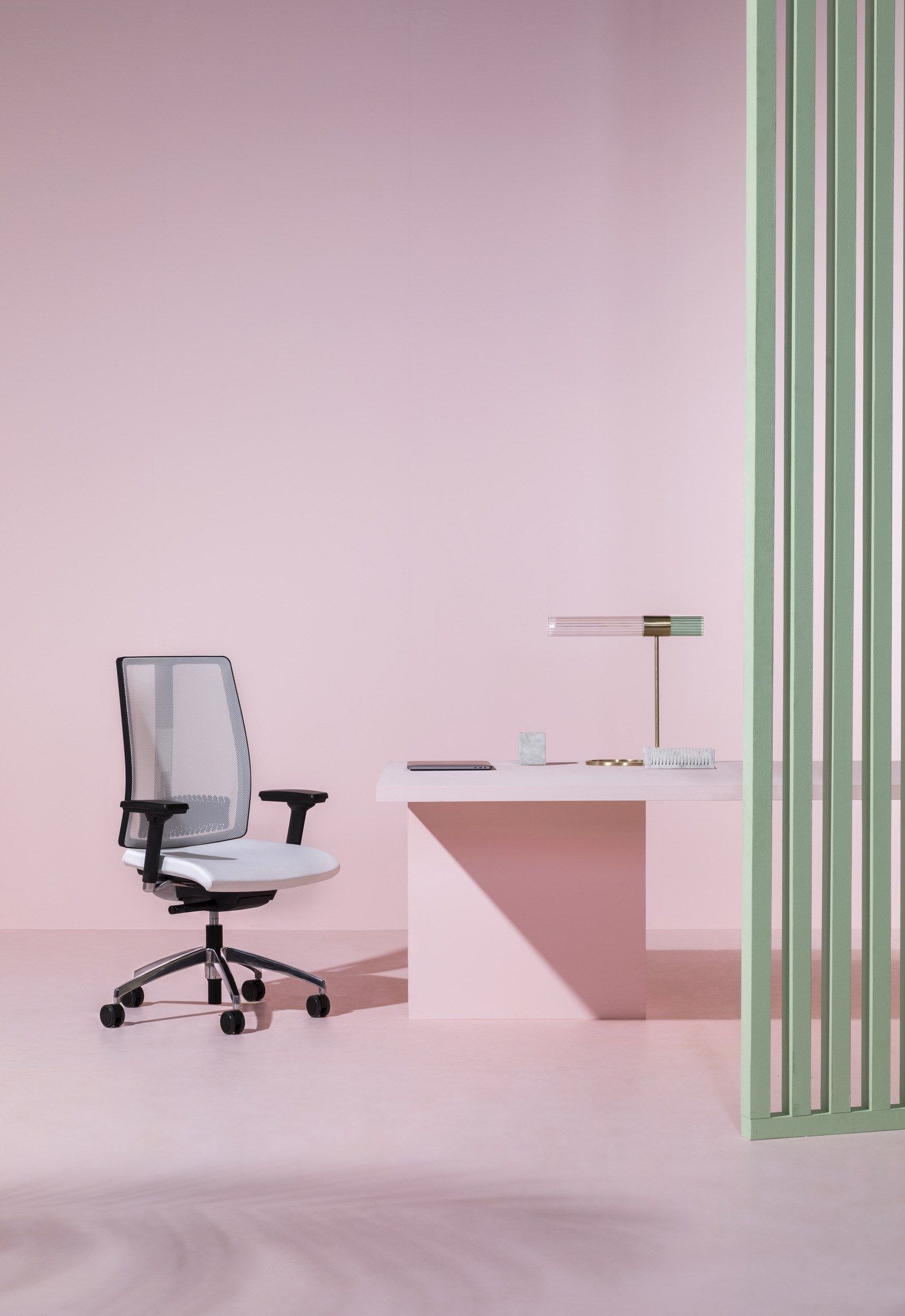 Офисное кресло с регулируемой высотой и сеткой с 5 спицами Luxy Switch ARCH-00025528 - Вид №1