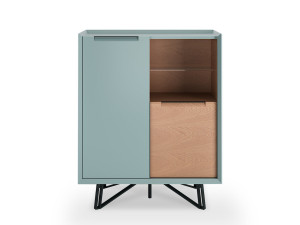 Шкаф с распашными дверцами