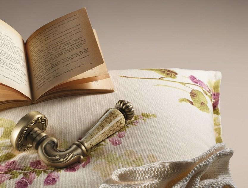 LINEA CALI' Латунная ручка на пластине в классическом стиле Ninfa porcellana 1547 - Вид №1