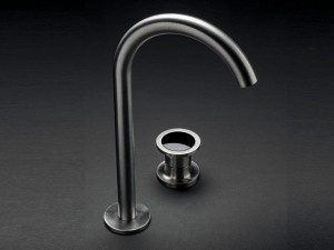 Смеситель для раковины с 2 отверстиями