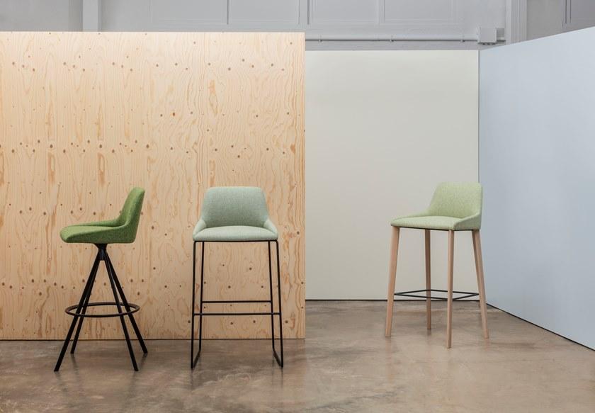 Andreu World Высокий поворотный табурет из ткани со спинкой Alya Bq1590 / bq1591 - Вид №4