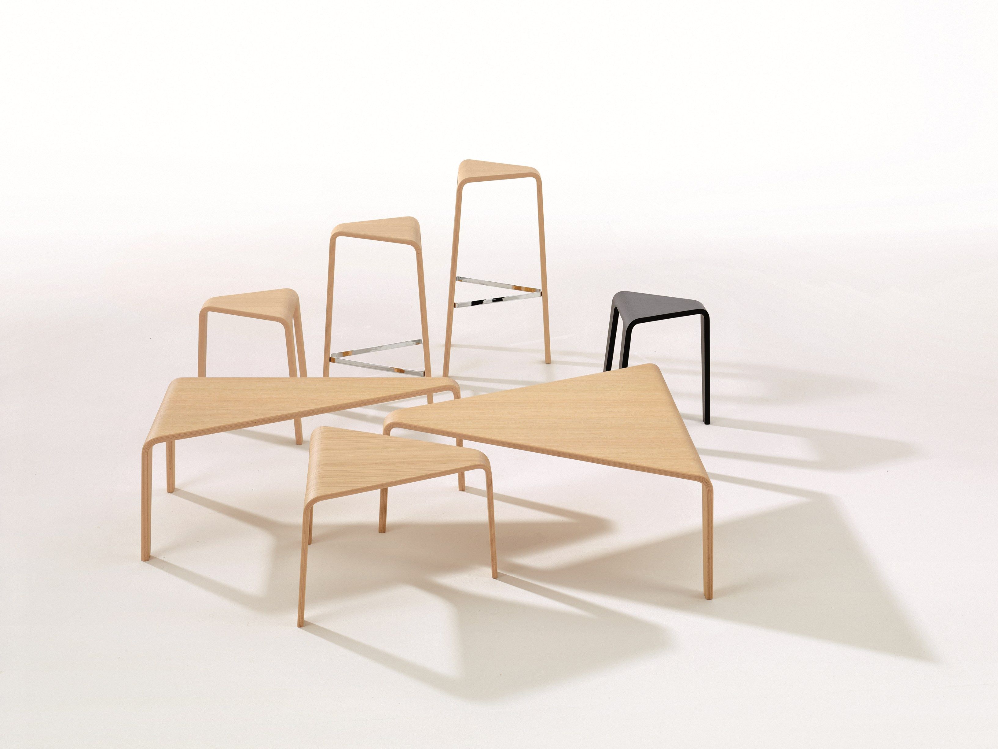 Журнальный столик из дуба Arper ARCH-00063052 - Вид №1