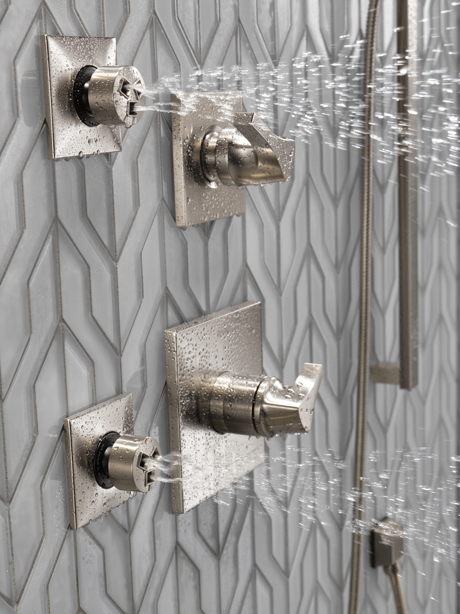 HydraChoice® Body Spray - H2Okinetic® Успокаивающая насадка-спрей Delta Faucet SH5003-SS - Вид №15