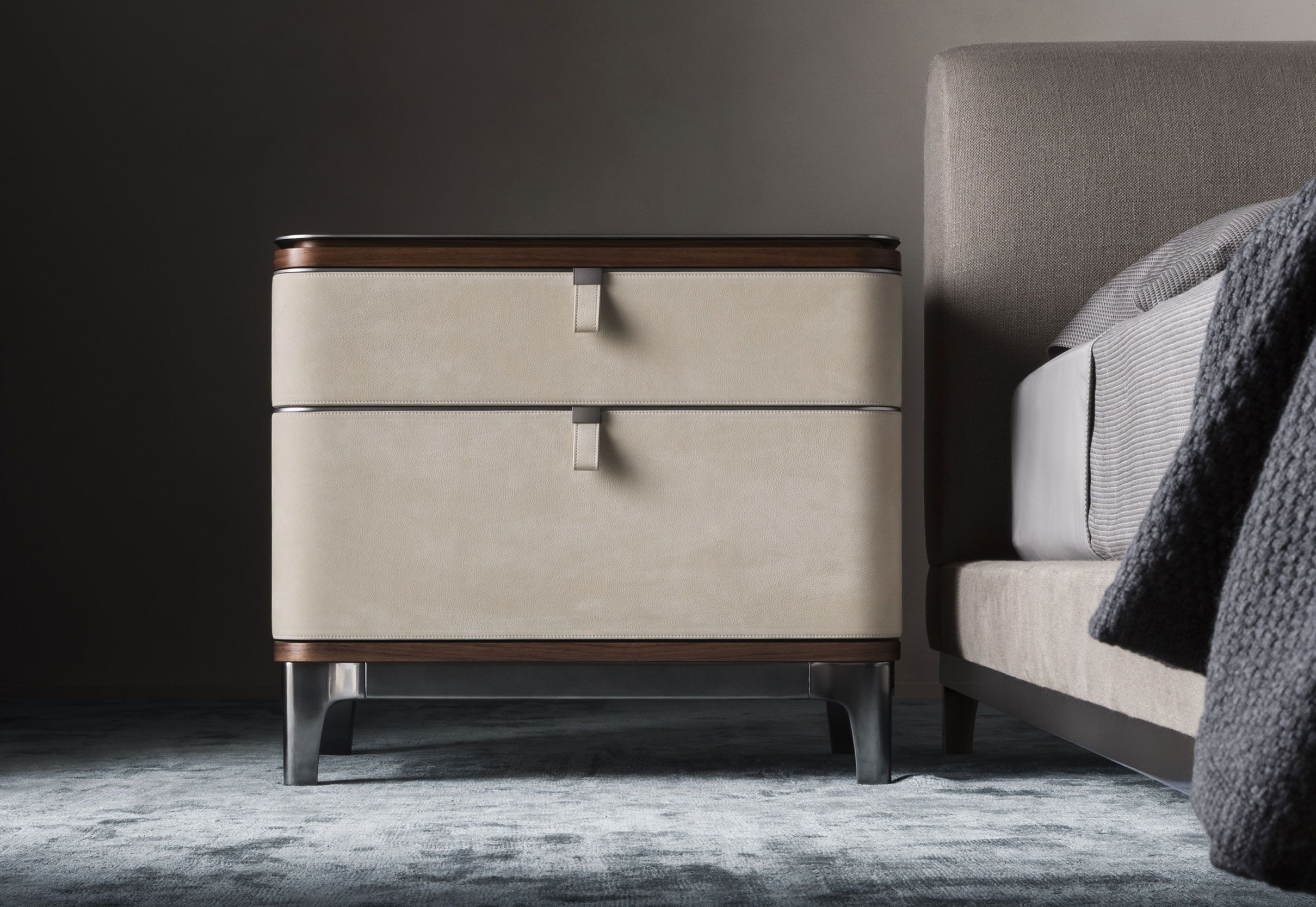 Прямоугольная прикроватная тумбочка из орехового дерева с кожаной обивкой OAK New York Suite ARCH-00099515 - Вид №4