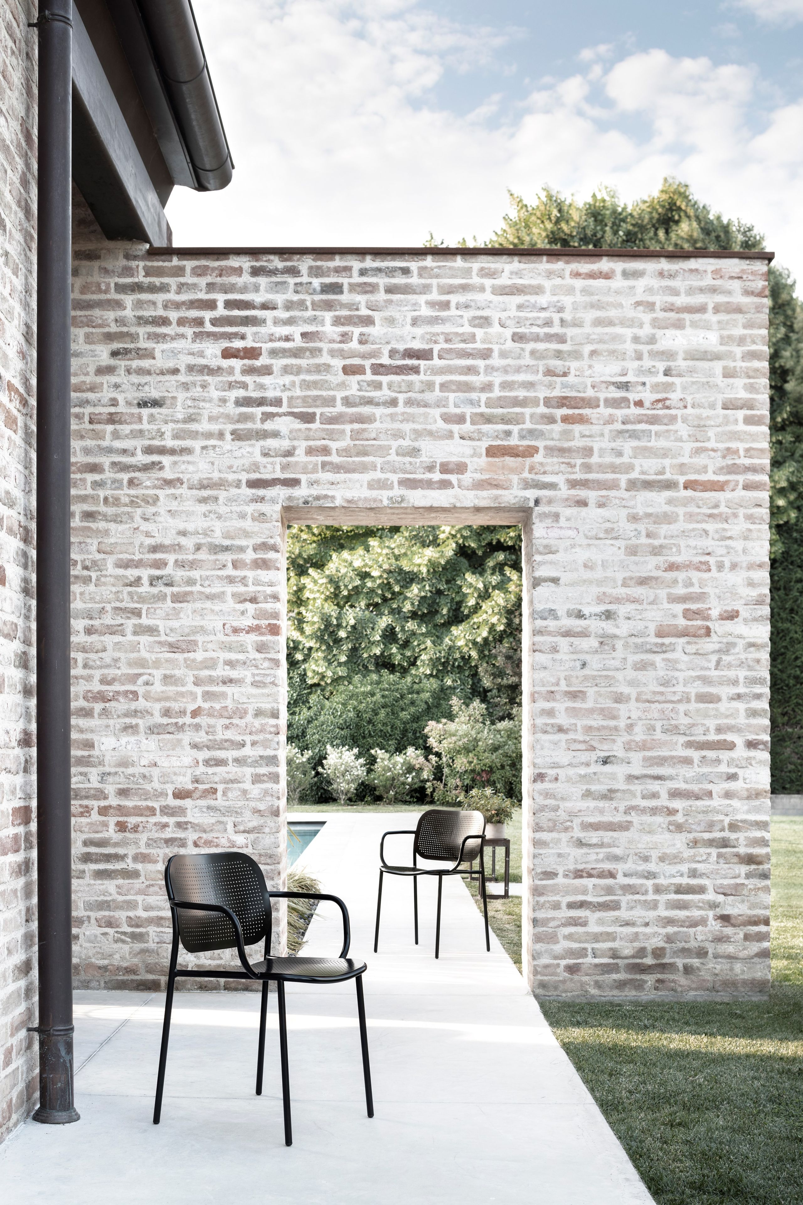 Металлический штабелируемый стул с подлокотниками TrabA' Metis ARCH-00124540 - Вид №9