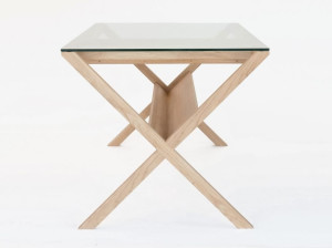 Прямоугольный стол из дуба с ящиками