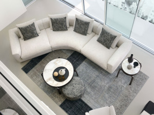 3-местный изогнутый диван