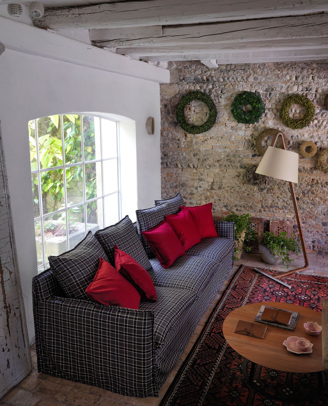 Круглый деревянный журнальный столик для гостиной Casamania & Horm Albino Family ARCH-00077887 - Вид №8