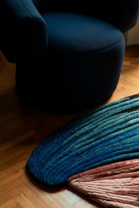 Изогнутый ковер ручной работы