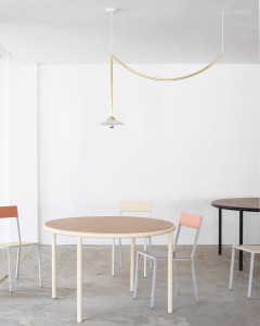 Металлический потолочный светильник