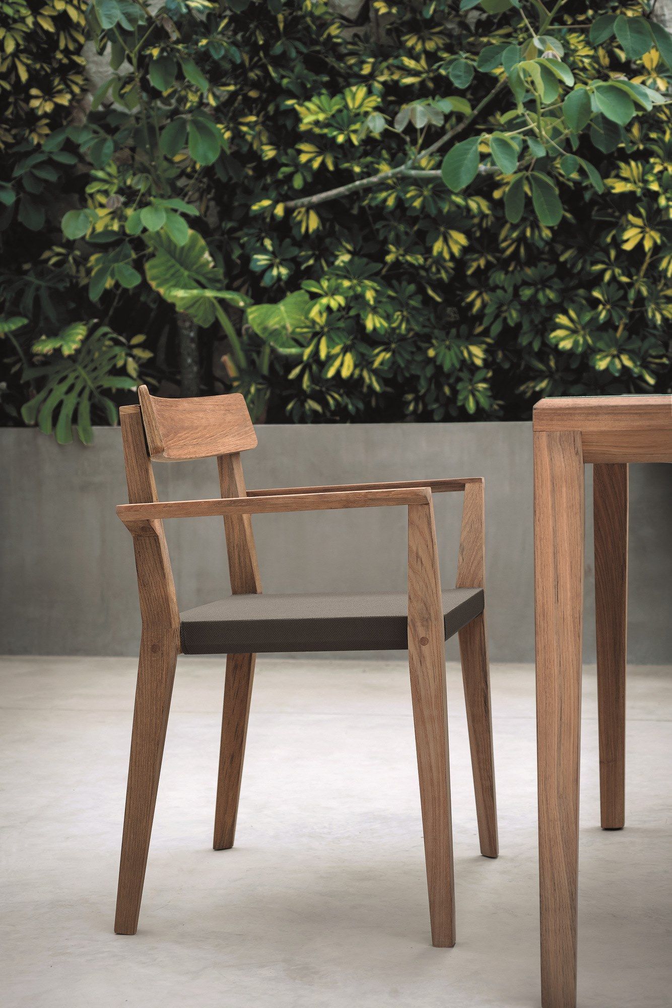 Стул для сада из тикового дерева с подлокотниками RODA Teka ARCH-00128968 - Вид №3