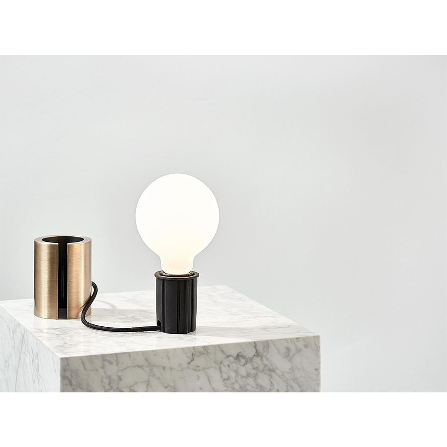 1750839 MENU Настольная лампа с розеткой  - Вид №19