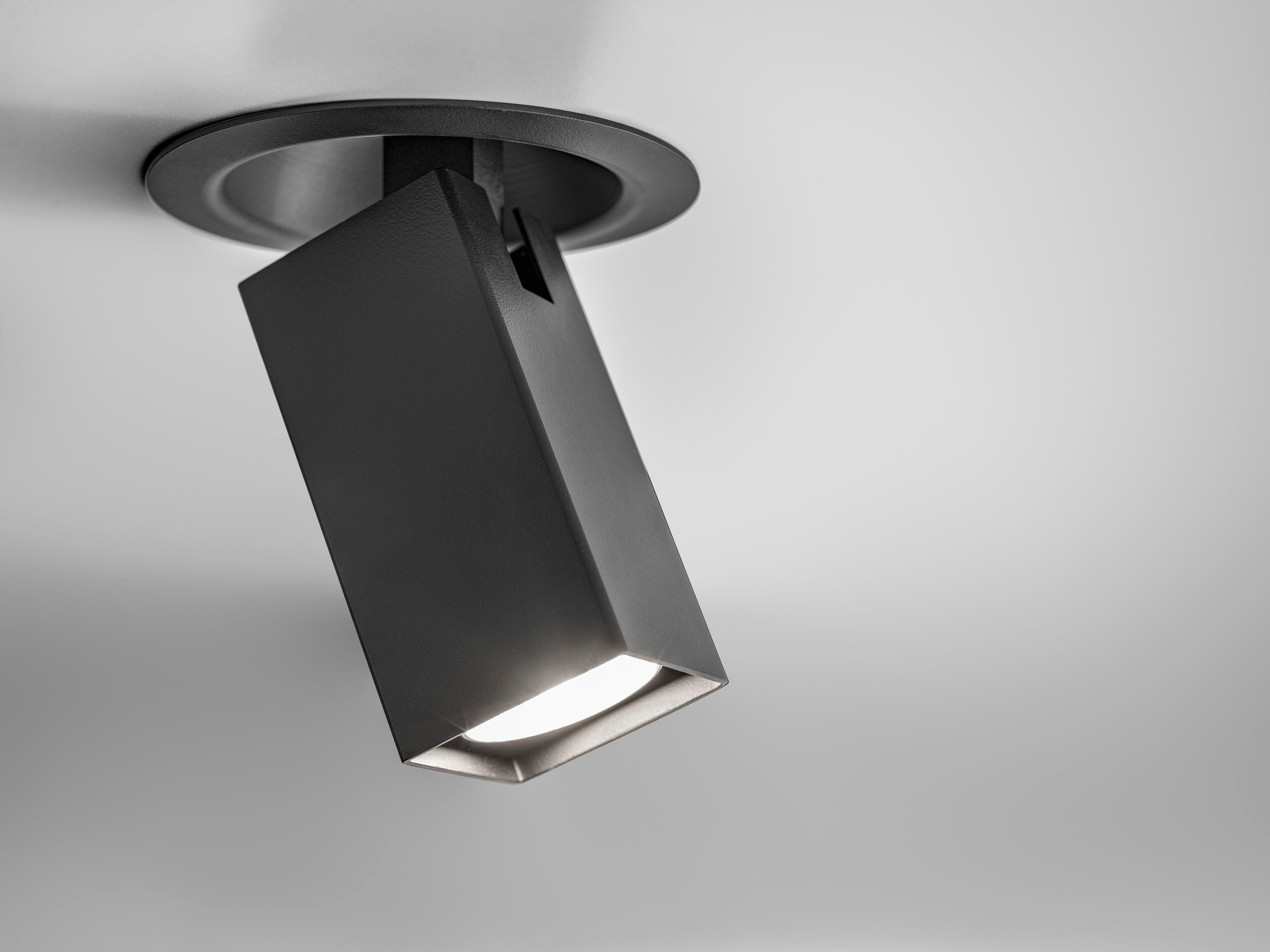 Регулируемый металлический светодиодный прожектор ZAVA K CEILING RECESSED JOITED ARCH-00043526