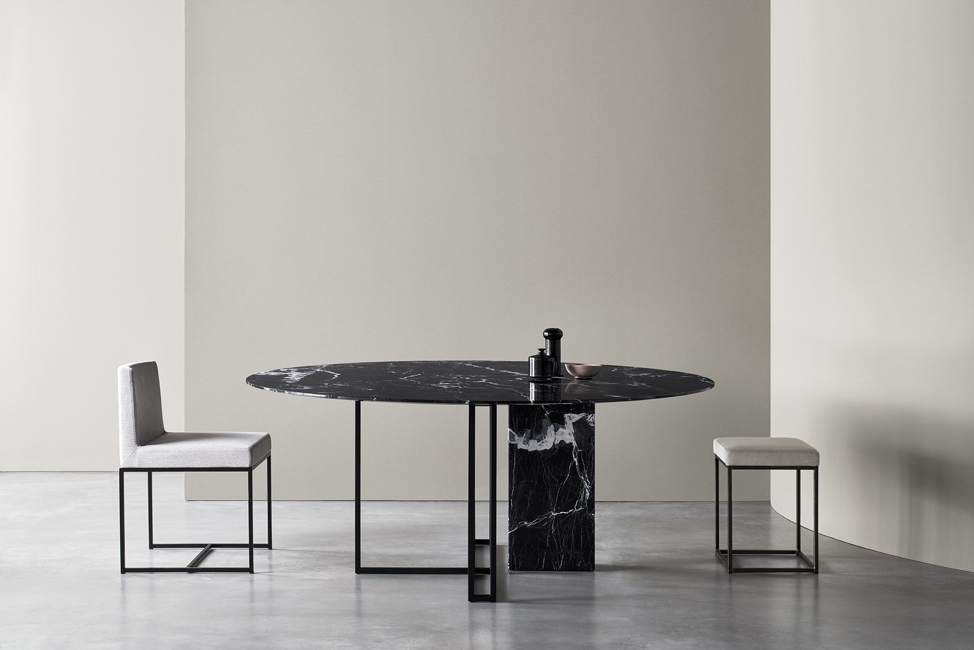 Круглый мраморный стол Meridiani Edition Plinto ARCH-00011591 - Вид №1