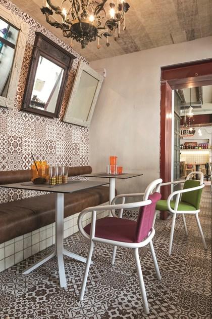 Very Wood Ресторанный стул из ткани с подлокотниками Zantilam sun-id-1492864 - Вид №4