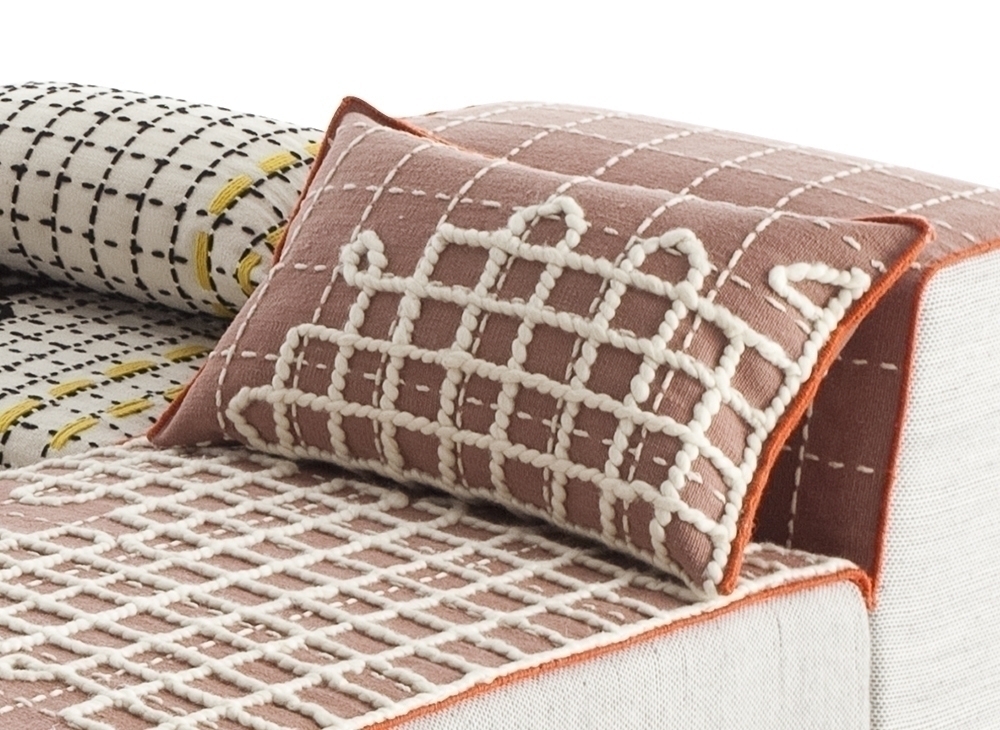 006079 Подушка Space A Pink GAN Bandas