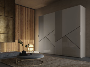 Деревянный шкаф с раздвижными дверями