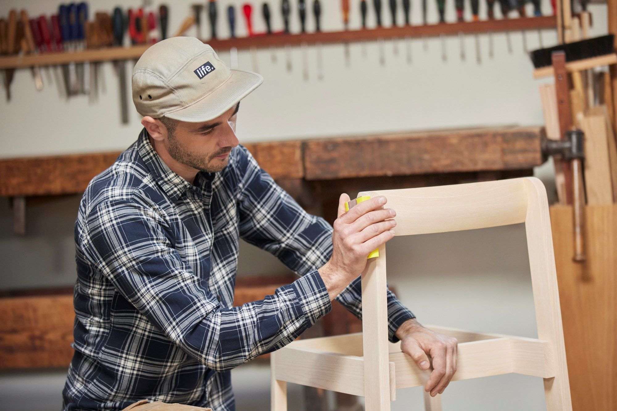 Штабелируемый стул из дуба с открытой спинкой Form & Refine Blueprint ARCH-00105045 - Вид №15