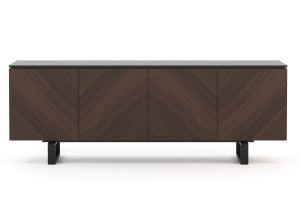 Деревянный шкаф с распашными дверями