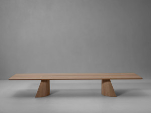 Скамейка из массива дерева