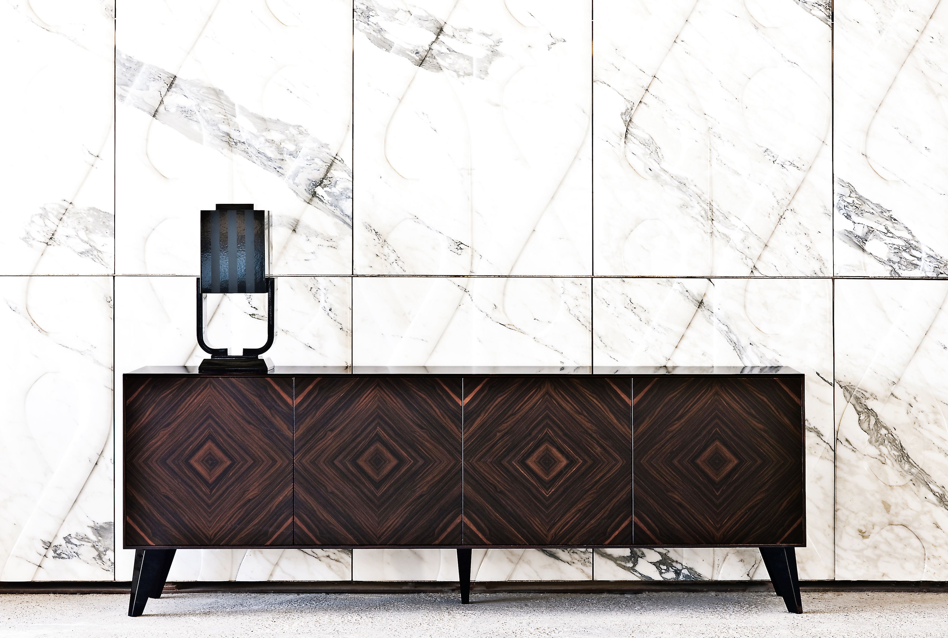 Шкаф из черного дерева с распашными дверями DOM EDIZIONI MICHEL MEDIO ARCH-00076303