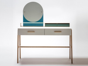 Латунный туалетный столик