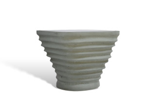 Бетонный журнальный столик