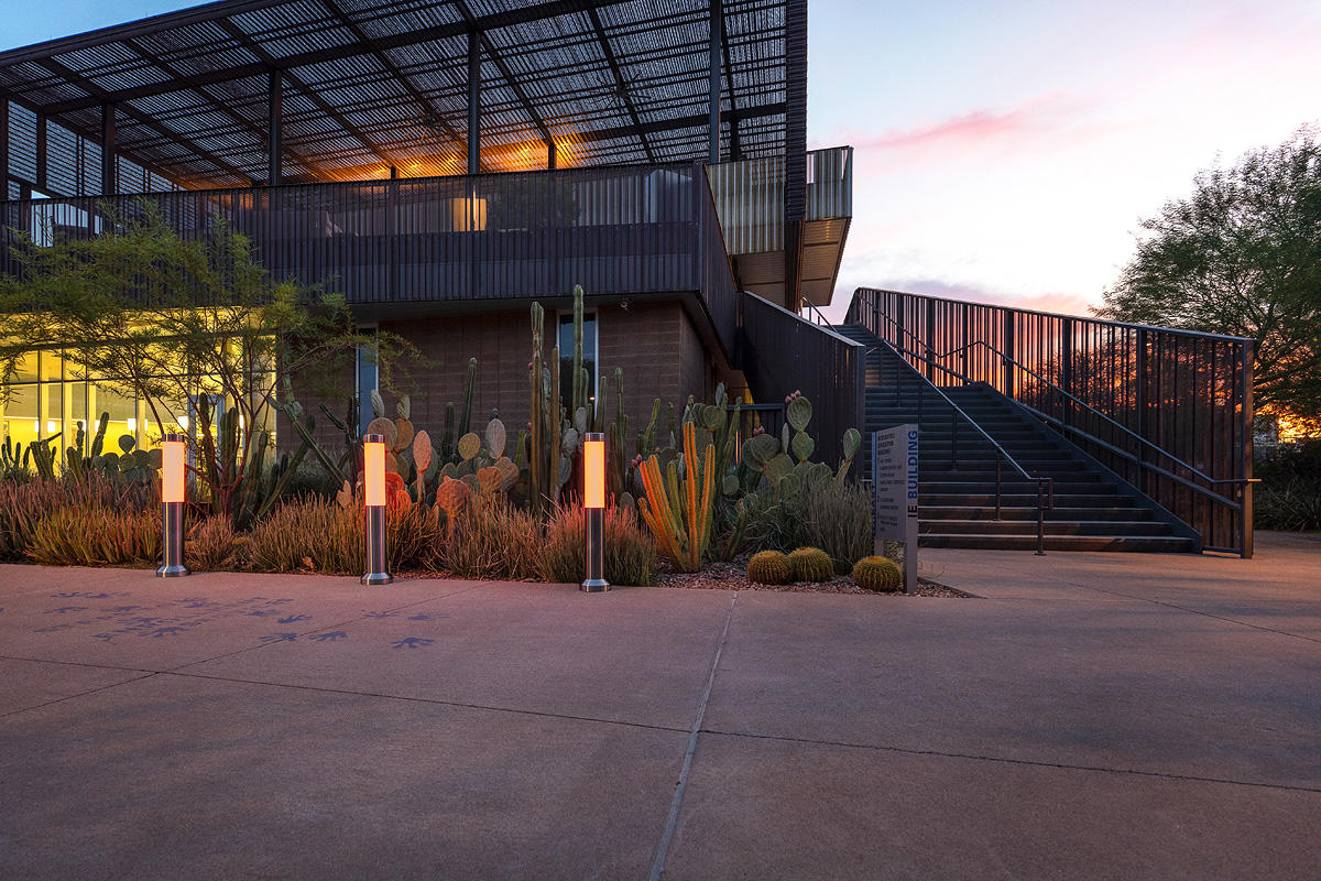 FSRT245 Столбик световой колонны  Forms-surfaces  - Вид №41