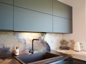 Кухонная столешница из майоликовой лавы