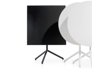 Квадратный обеденный стол с алюминиевым откидным верхом