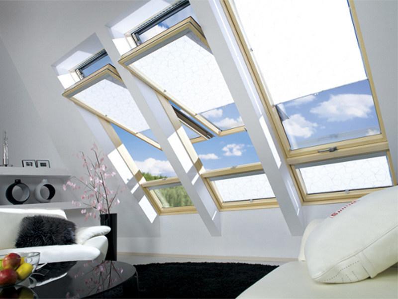 Откидное мансардное окно Finestra con asse di rotazione decentrato Santreyd sun-id-1407190 - Вид №5