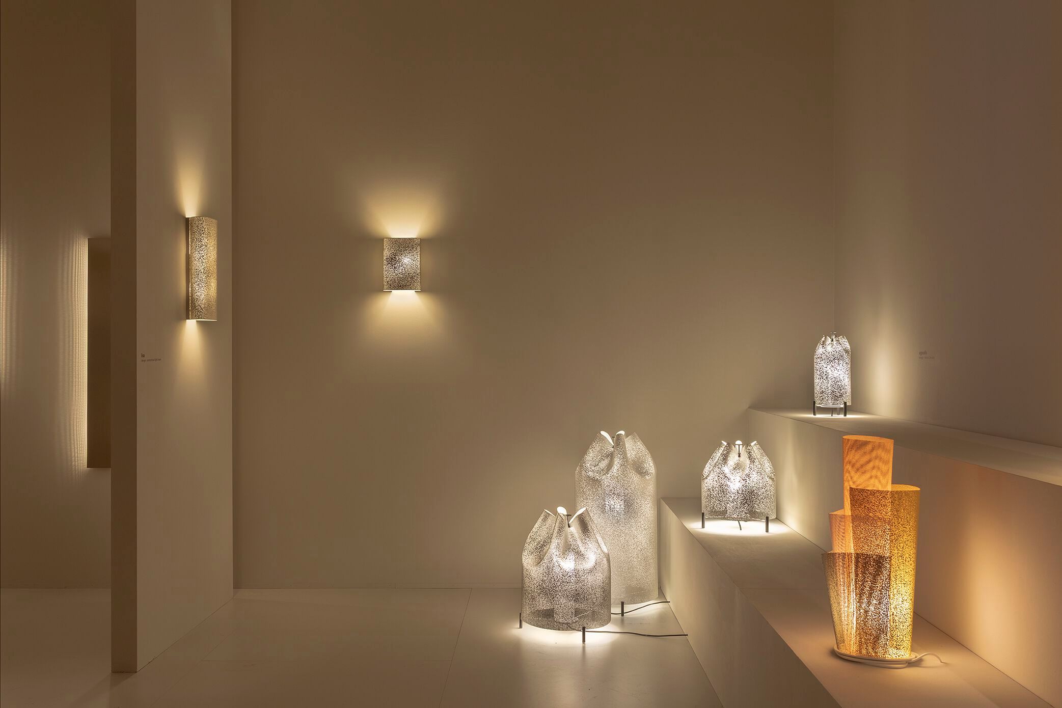 Настольная лампа из нержавеющей стали A-Emotional Light Agasallo ARCH-00083176 - Вид №4