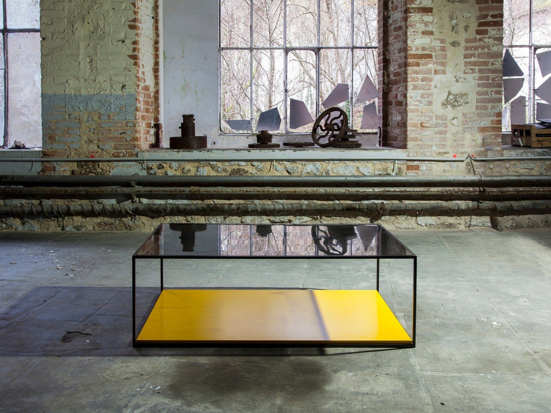 Кожаный низкий квадратный журнальный столик с журнальной стойкой Duvivier Canapés Karusa ARCH-00043518 - Вид №9