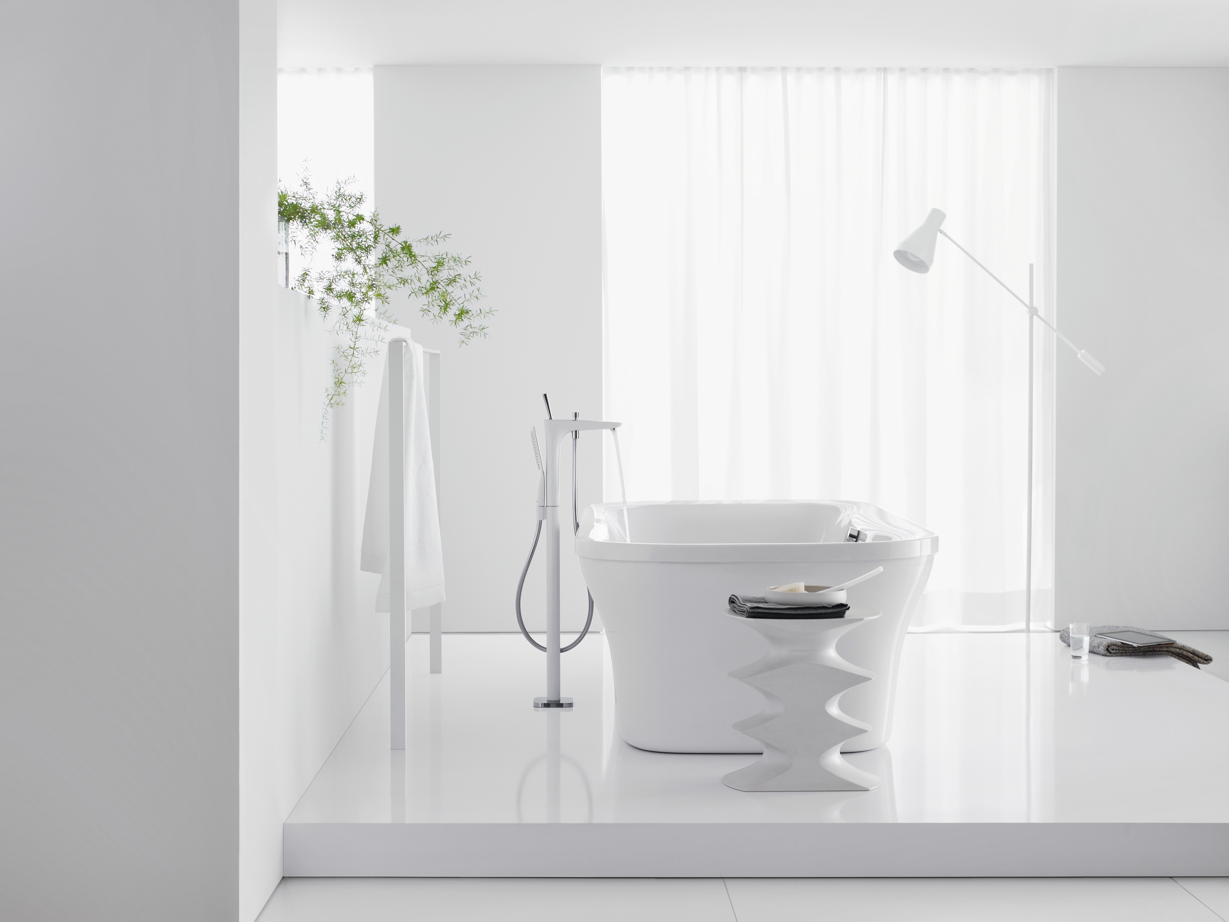 15473400 PuraVida Смеситель для ванны, однорычажный, напольный Hansgrohe  - Вид №1