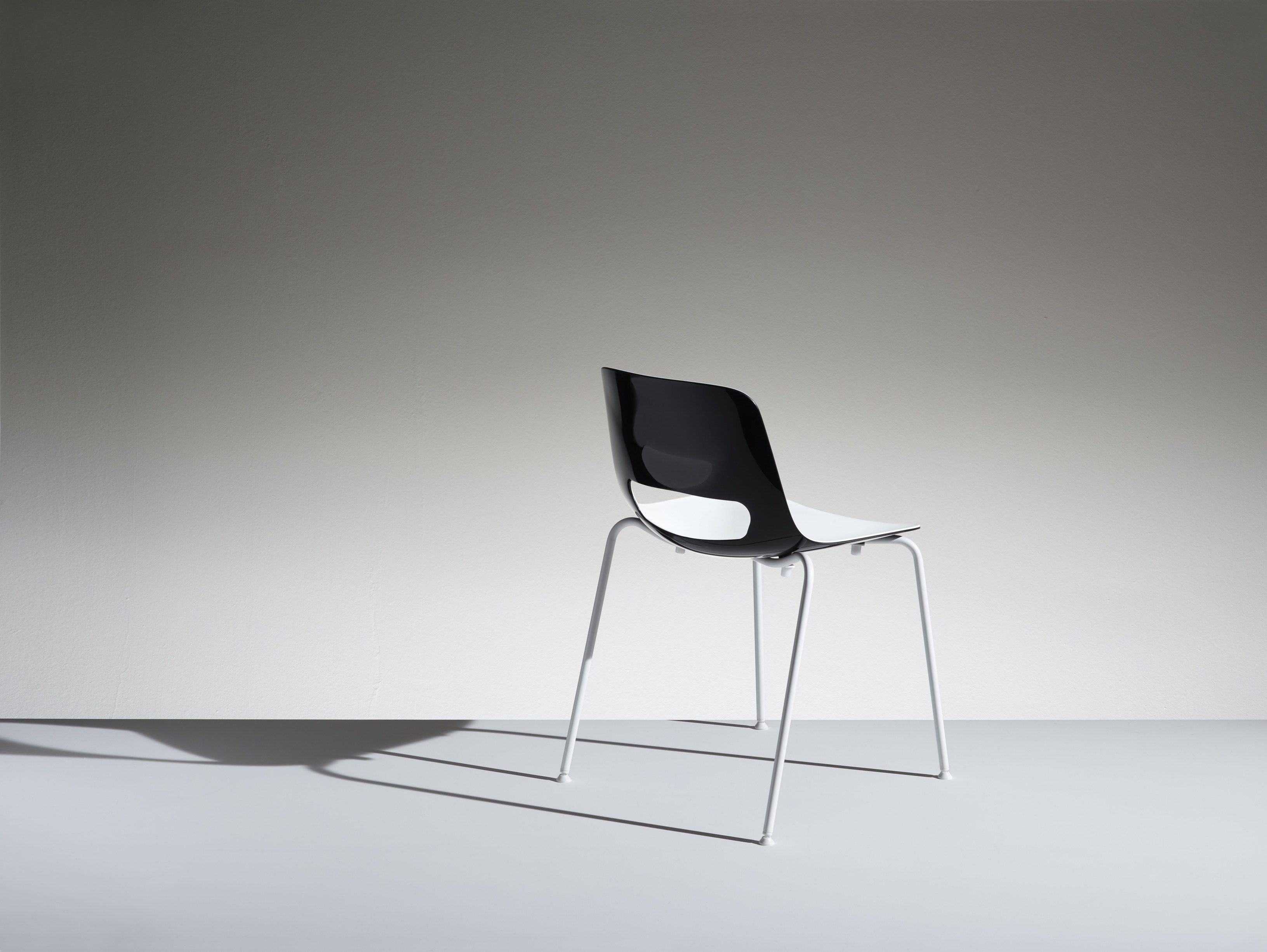 Стул из полипропилена для залов ожидания LAMM Lucky ARCH-00095085 - Вид №1