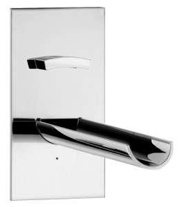 56539TT / 22 Смеситель для раковины настенный 220 мм. излив и смеситель на одной пластине, со встроенной коробкой, внутренними соединениями, системой регулирования потока, прогрессивным картриджем. Специальная печать на хроме. Bongio Acquaviva