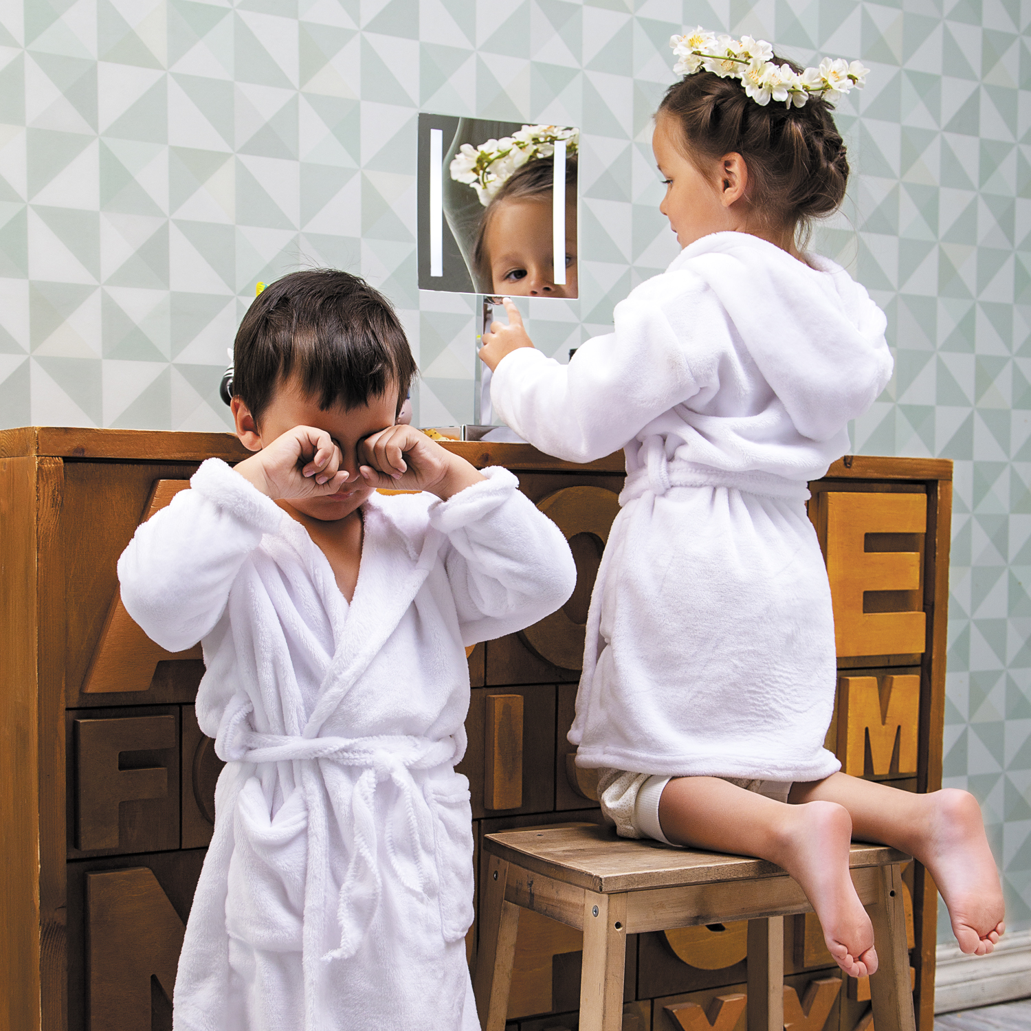 K-1007 Зеркало с LED-подсветкой, 3-х кратным увеличением WasserKRAFT 