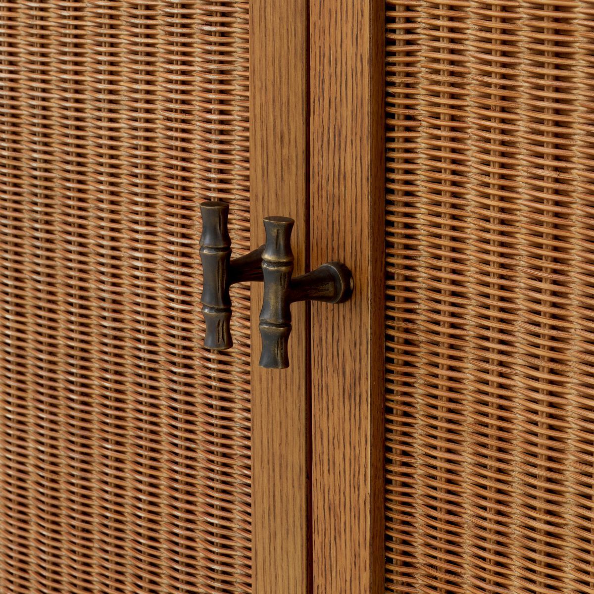Мадия из ротанга с копланарными дверями Eichholtz Borchard ARCH-00047303 - Вид №3