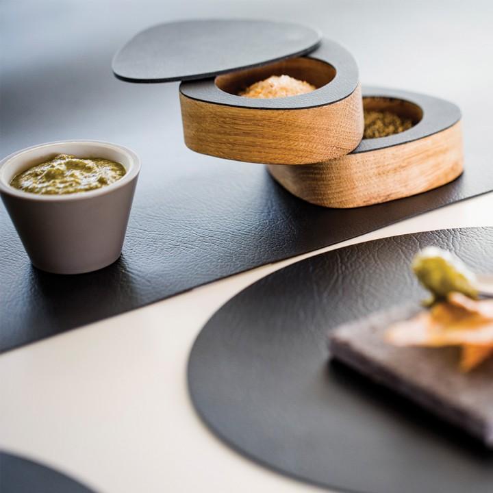 981866 NUPO nature/anthracite набор солонка/перечница фигурная 8х10х3см;LIND DNA  - Вид №1