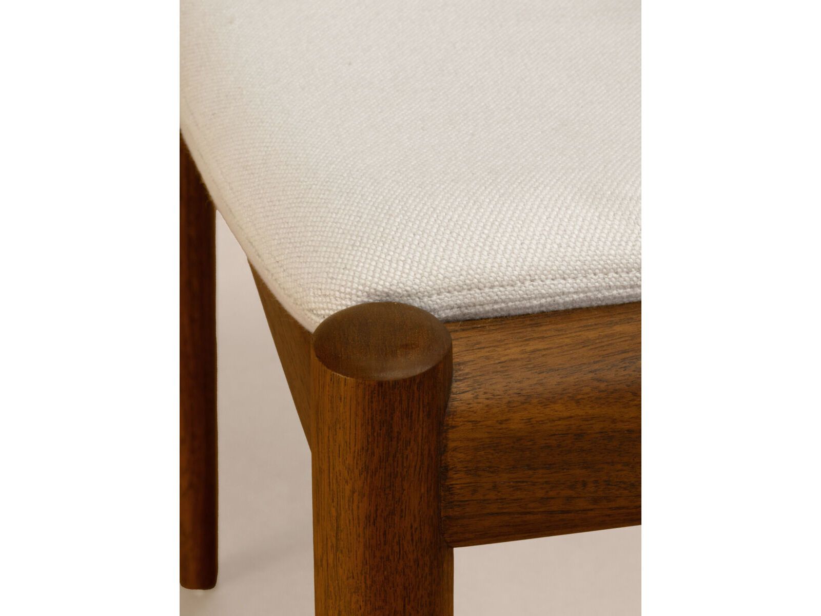 Мягкий стул из тикового дерева Phantom Hands Tangāli ARCH-00042099 - Вид №6