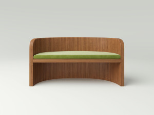 Скамья из грецкого ореха