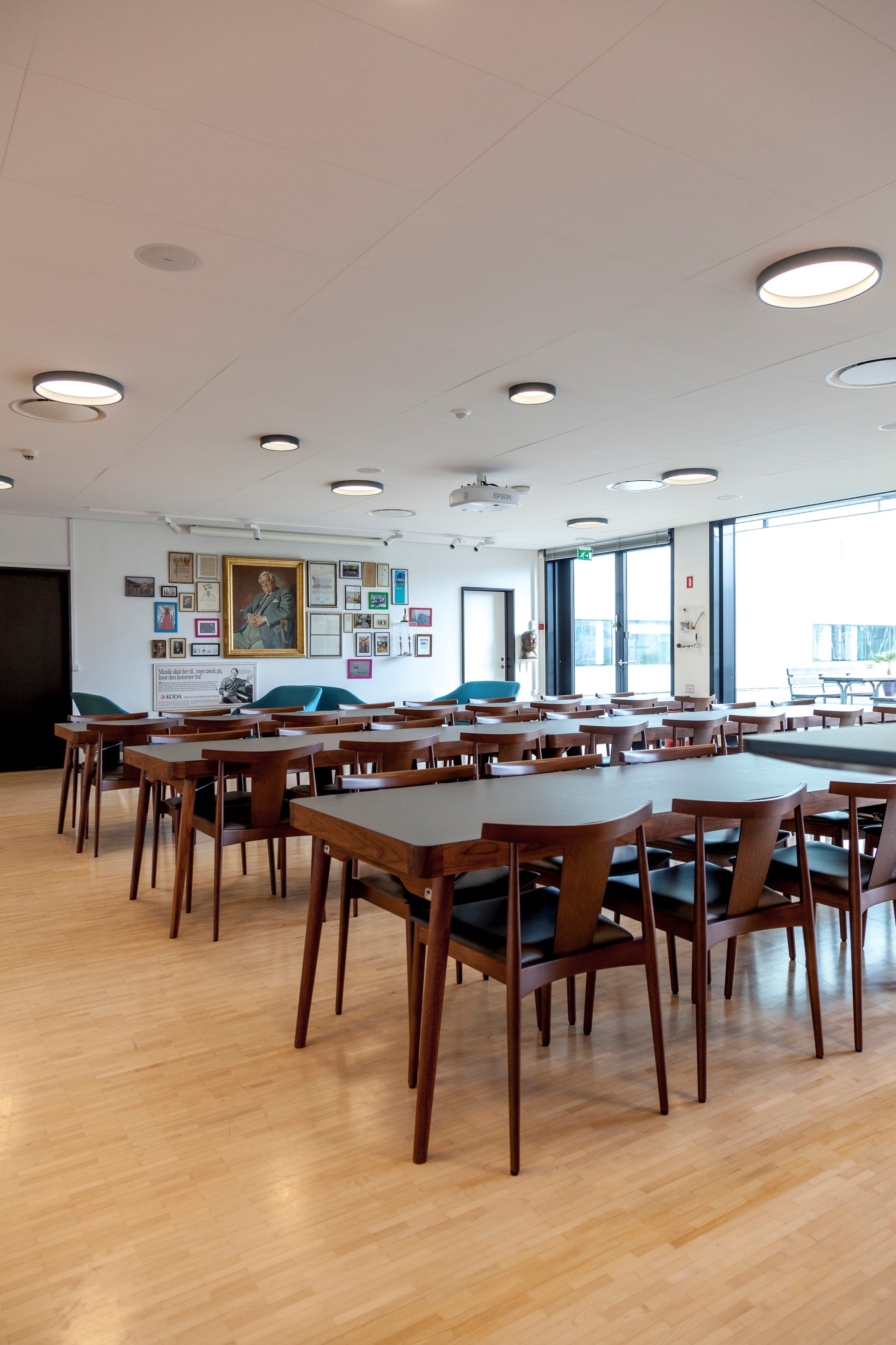 Светодиодный потолочный светильник Louis Poulsen LP CIRCLE ARCH-00101429 - Вид №9