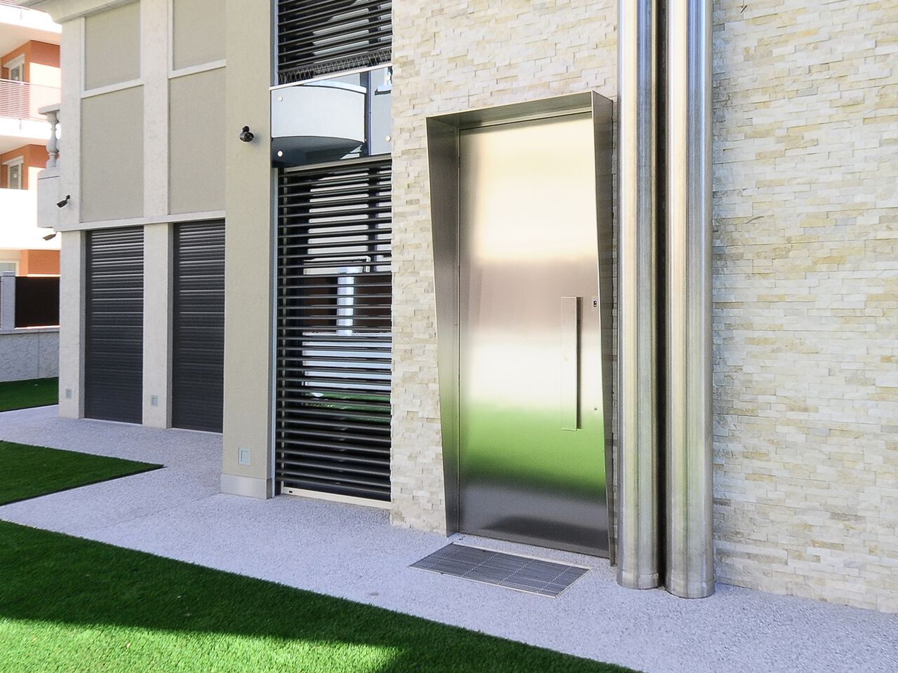 Бронированная входная дверь для экстерьера Gasperotti KLIMA GOLD.70 ARCH-00020419