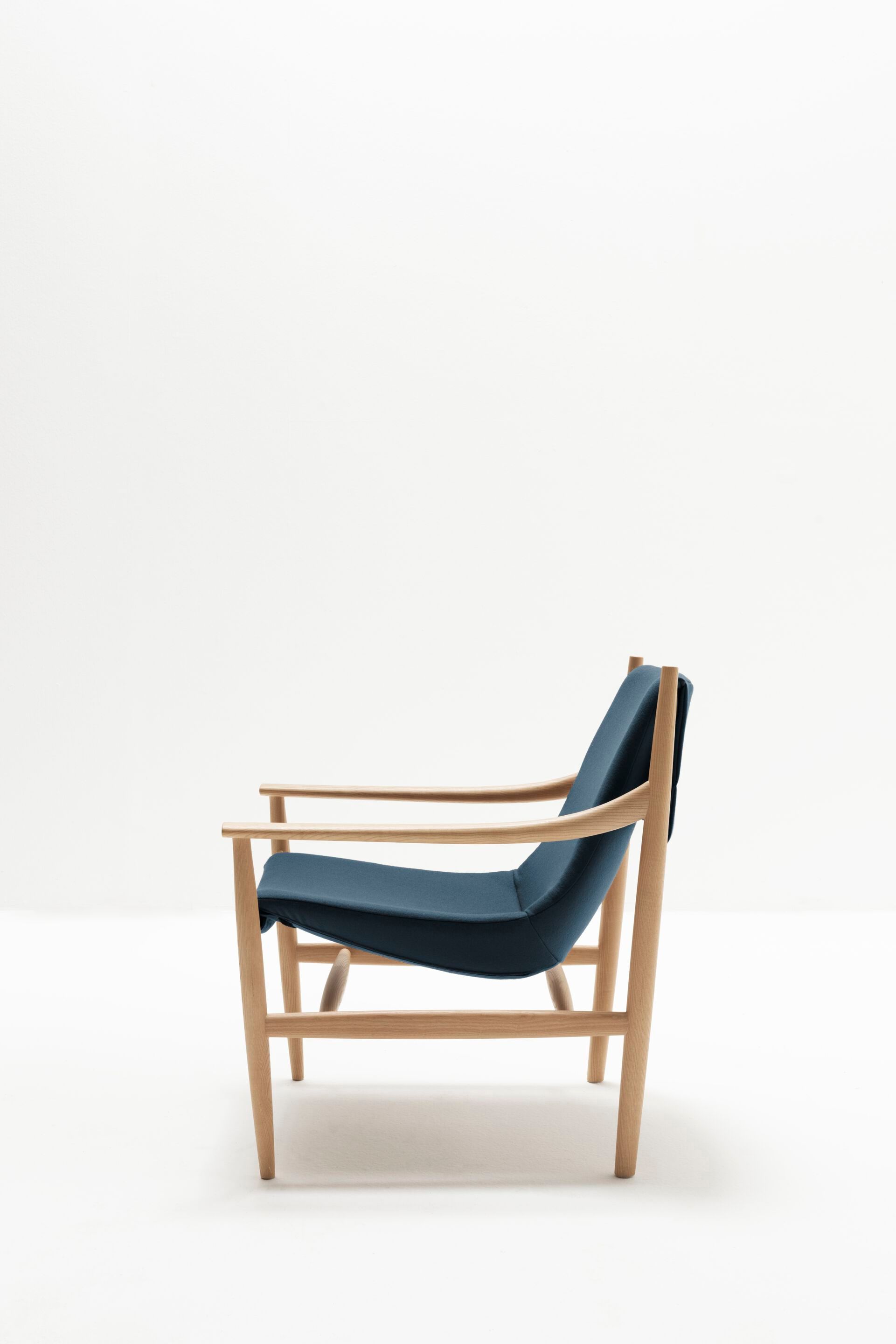 Кресло из массива дерева с подлокотниками Martex вокруг ARCH-00021712