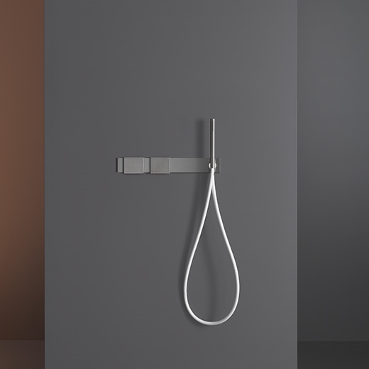 Комплект из 2 прогрессивных смесителей для ванной / душа с цилиндрический ручной душ диаметр 18 мм  REG11 CEADESIGN  - Вид №2