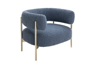 Тканевое кресло с подлокотниками