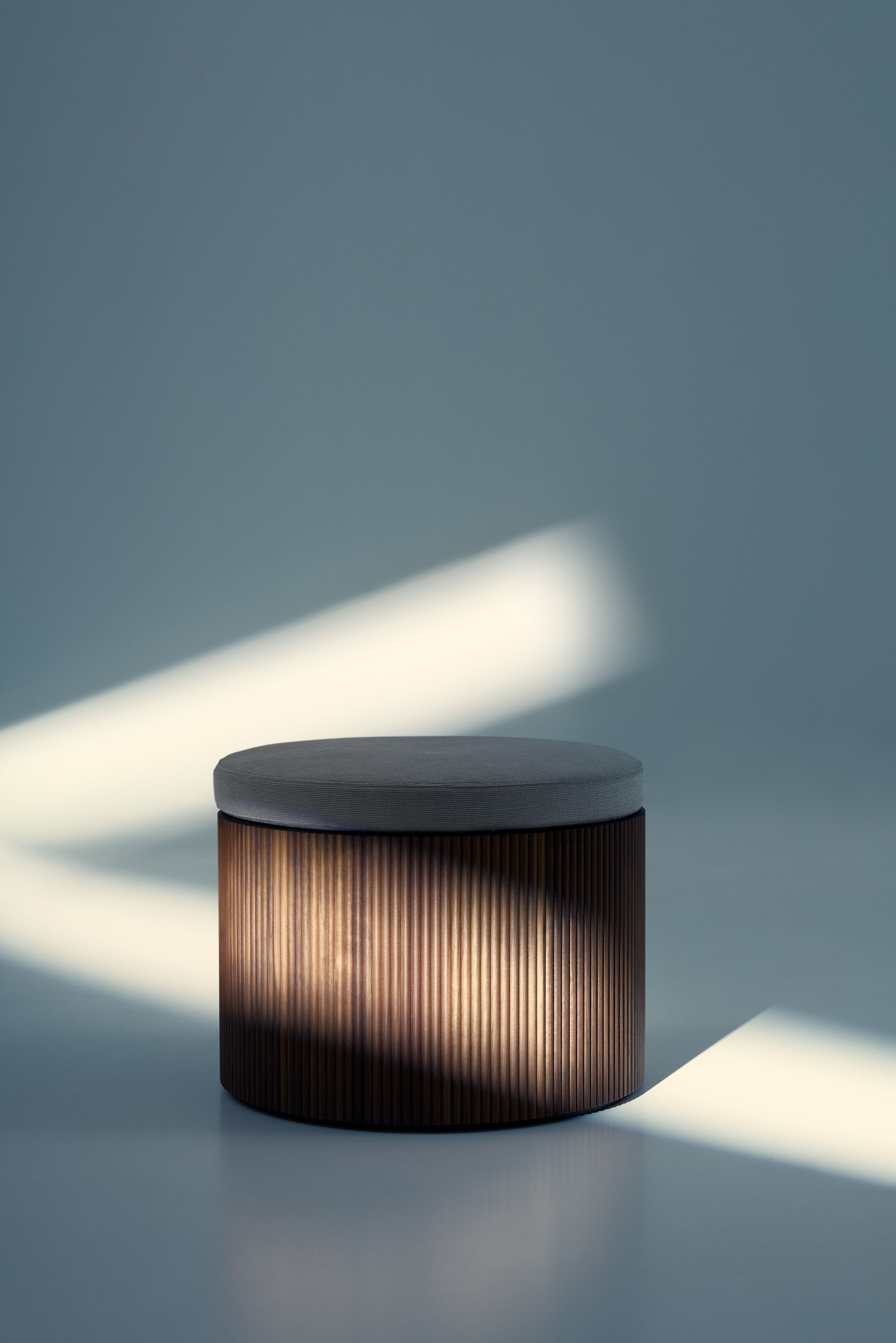 Пуфик из ореха canaletto с тканевой подушкой Lema Drum ARCH-00093537 - Вид №1